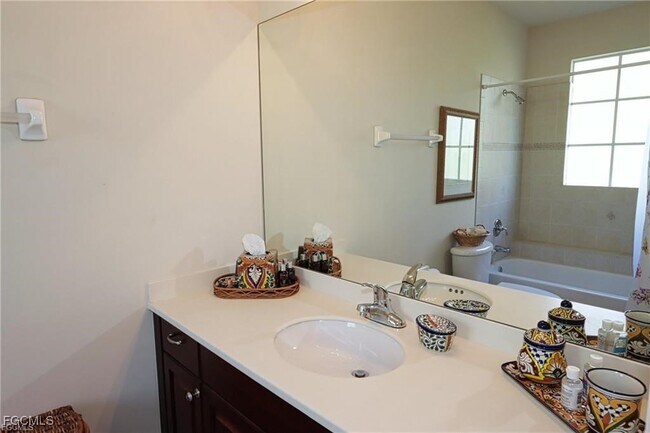 Building Photo - 5526 Cheshire Dr