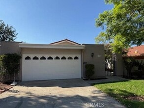 Building Photo - 5105 Avenida Despacio