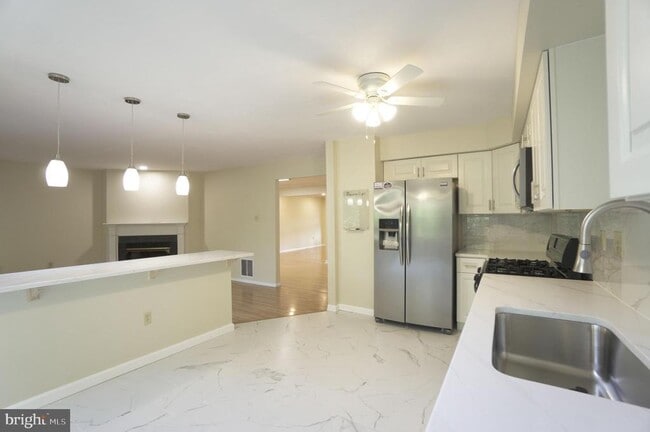 Building Photo - 1379 Gwynedale Way