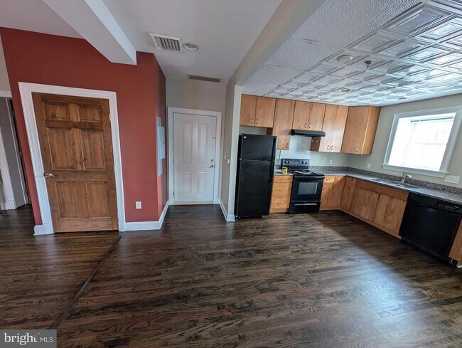 Building Photo - 38 N Potomac St