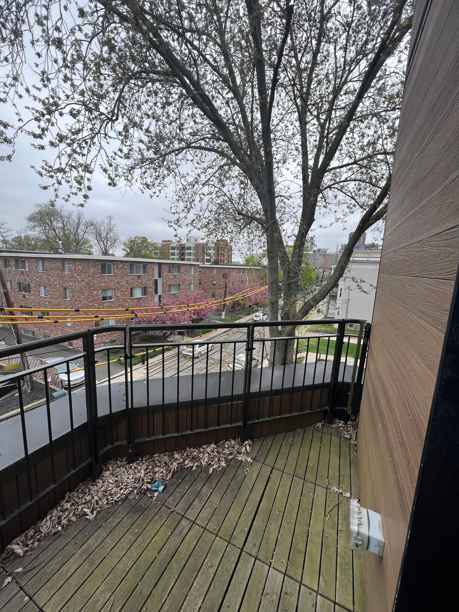 Building Photo - 83 Gardner St