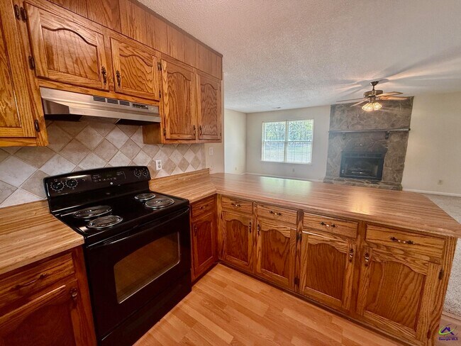 Building Photo - 104 Water Dr