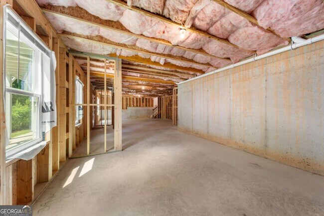 Building Photo - 96 Fairway Dr