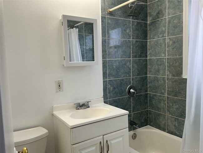 Building Photo - 334 Doris Ave