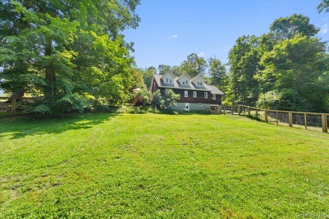 Building Photo - 157 NY-100