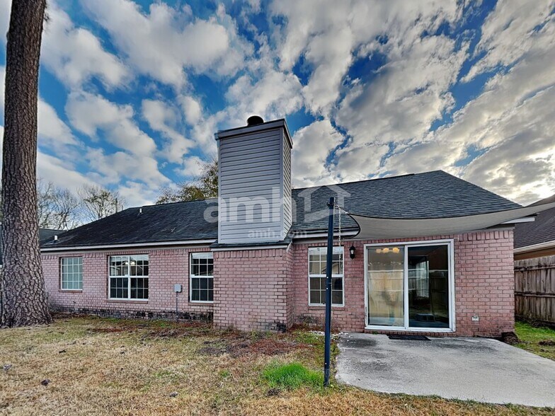 Building Photo - 3 Mallorys Ct