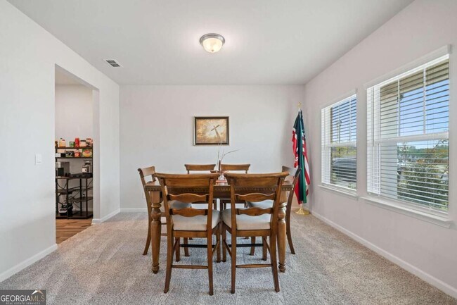 Building Photo - 5911 Green Ash Ct
