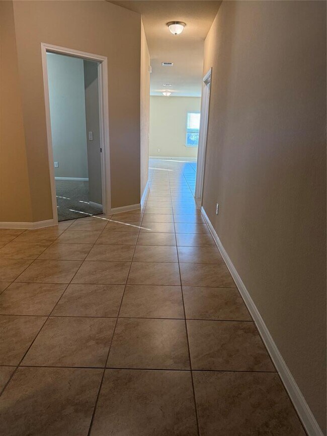 Building Photo - 6624 San Isidro Dr