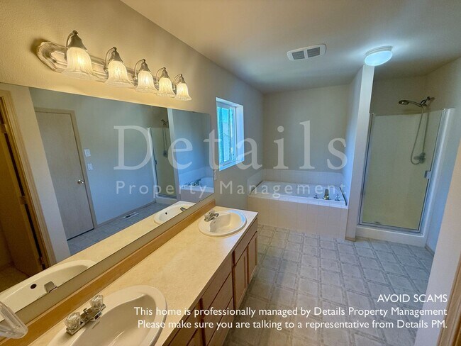 Building Photo - Large 3+ Bedroom Home in Port Orchard w/Ne...