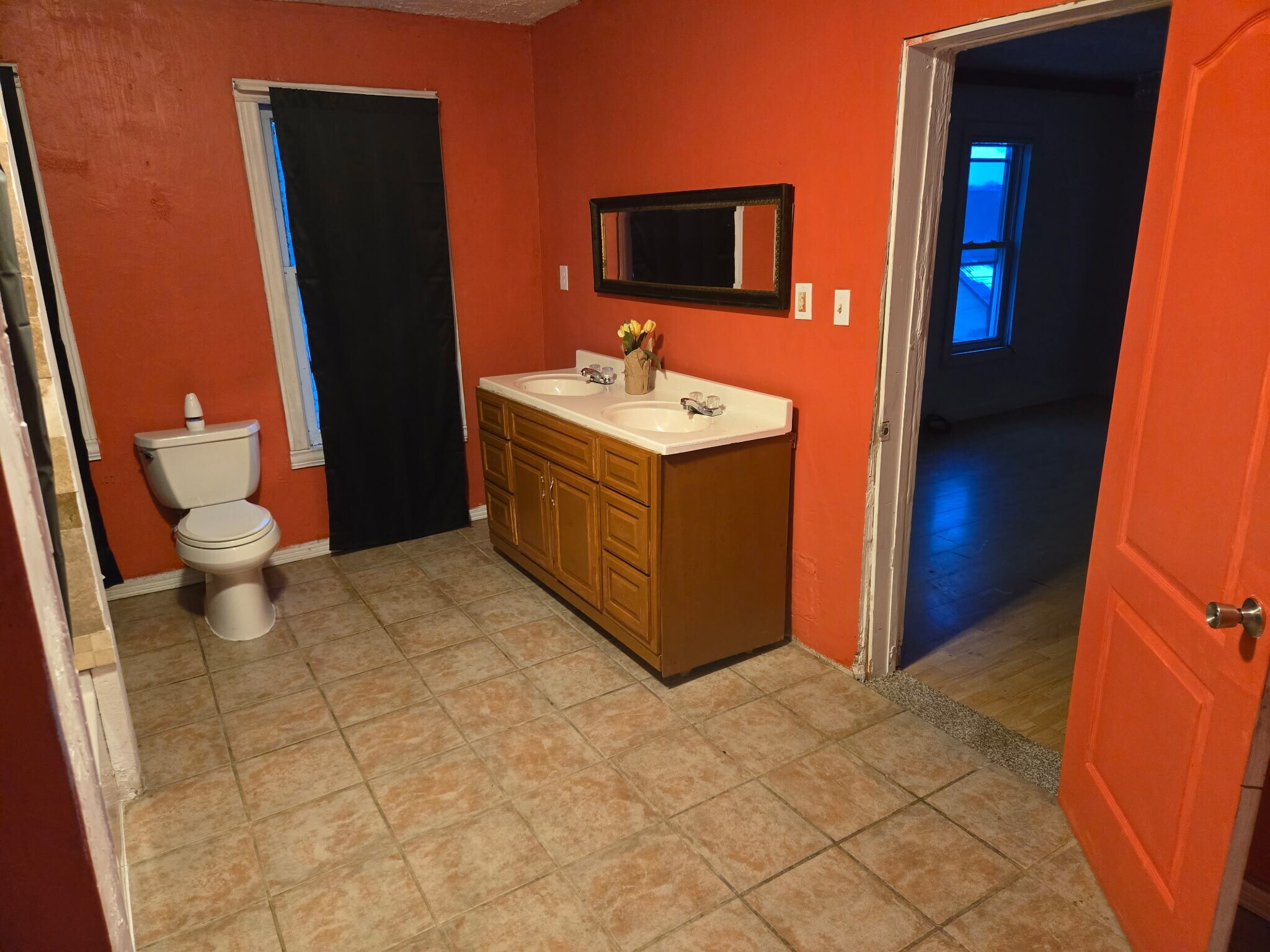 Building Photo - 1708 Moravia St