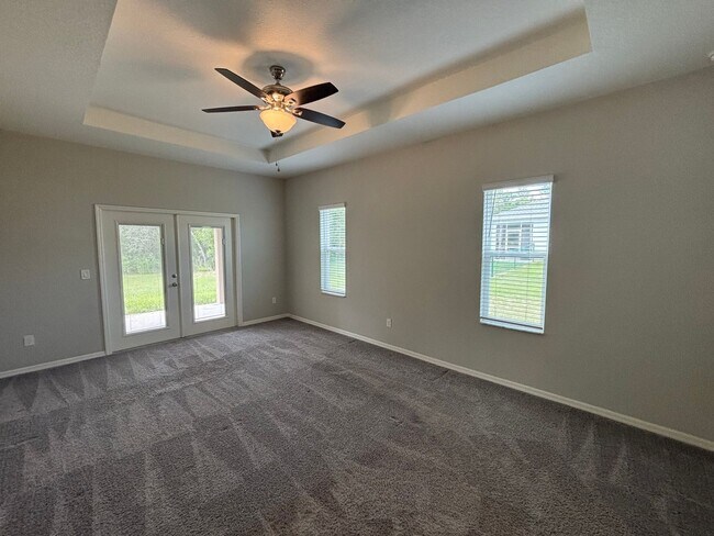 Building Photo - 4 bedroom / 3 bath in great neighborhood - WON'T LAST!