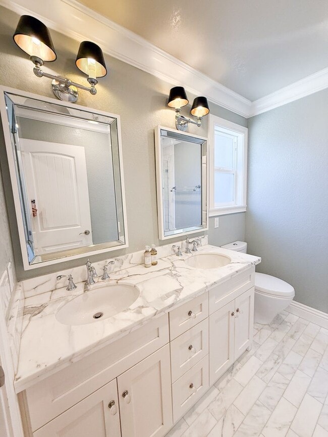 Building Photo - Wow! What a Great Home! Available Now!