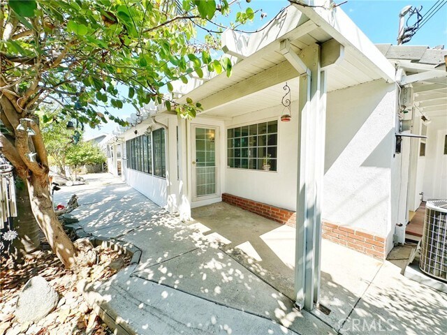Building Photo - 1149 S Rimsdale Dr