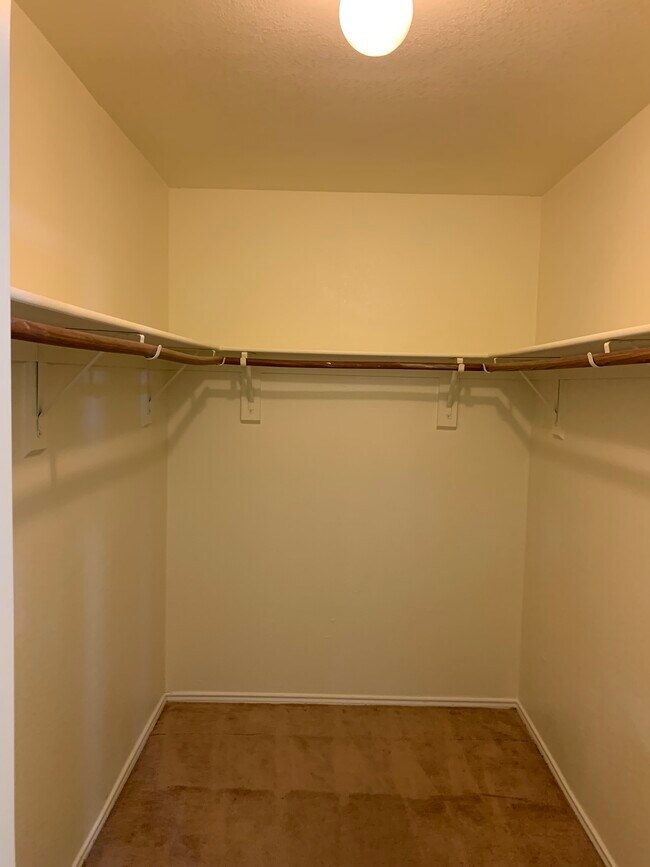 Building Photo - 4838 Orchard Ridge Dr