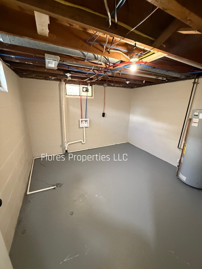 Building Photo - 1136 Pauline Ave