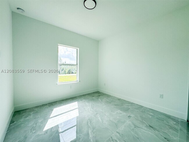 Building Photo - 852 Belden Ave