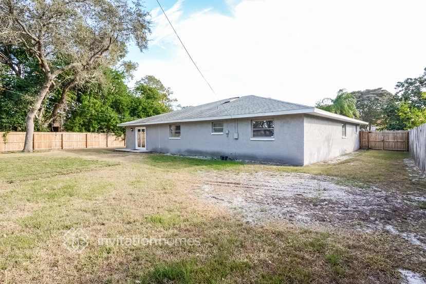 Building Photo - 2111 Almeria Way S