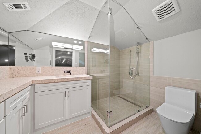 Building Photo - 2102 Countryshire Ln