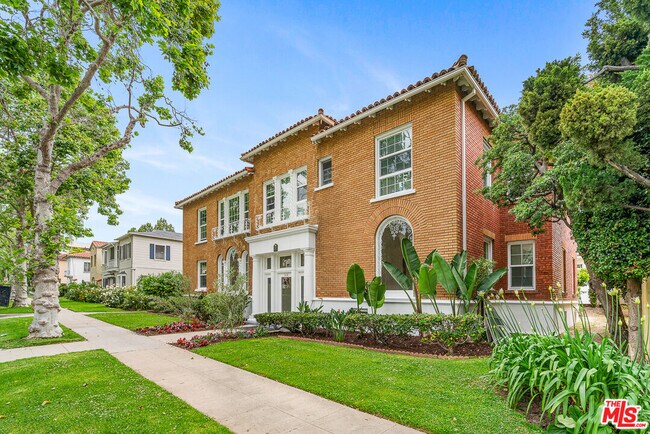 Building Photo - 144 N Swall Dr