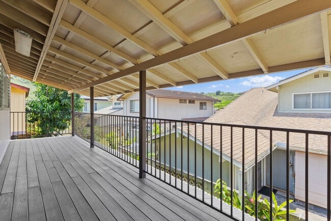 Building Photo - Kilihe Way Multi-Generational Home
