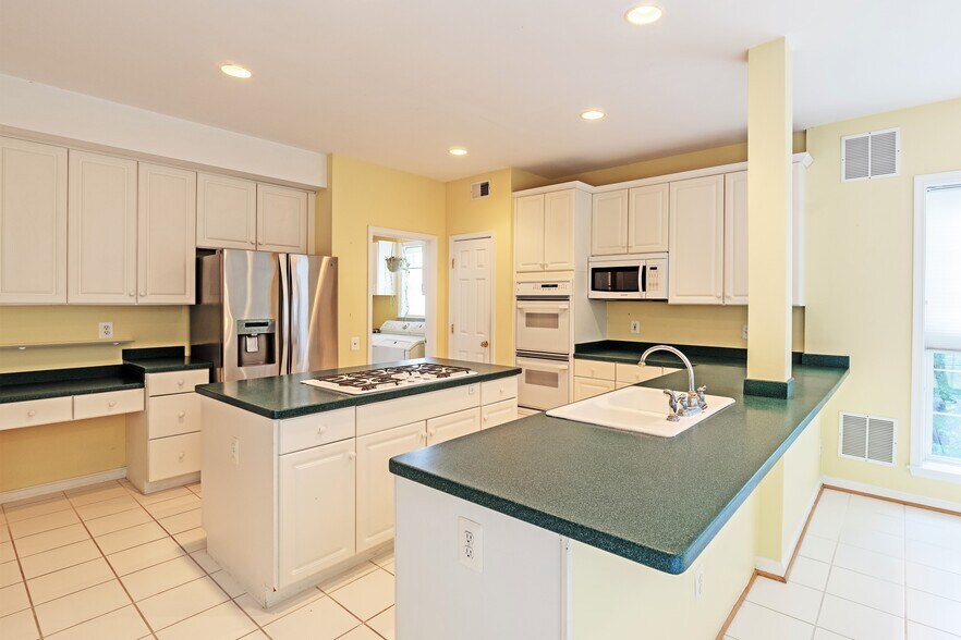 Building Photo - 47174 Chambliss Ct