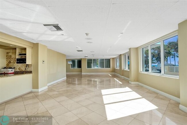 Building Photo - 111 N Pompano Beach Blvd