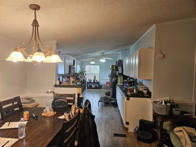 Building Photo - Great unfurnished 3 Bedroom, 2 bath home located in Sneads Ferry