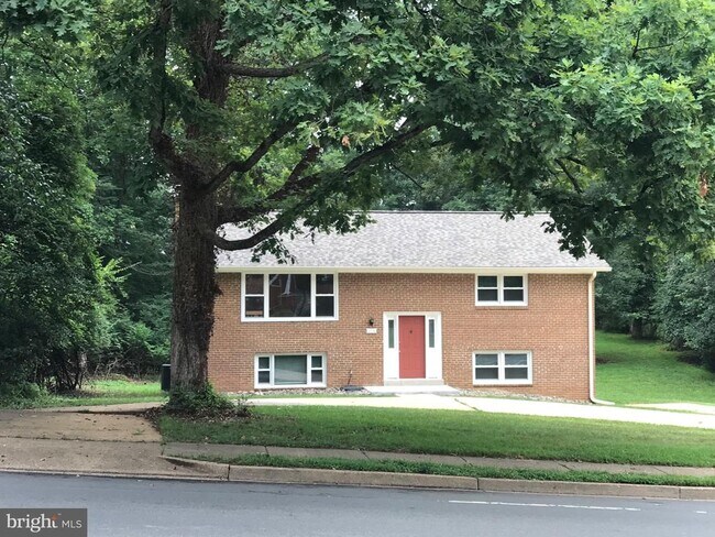 Building Photo - 113 Kingsley Rd SW