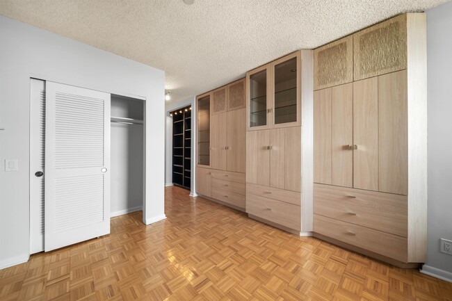 Building Photo - 800 Palisade Ave
