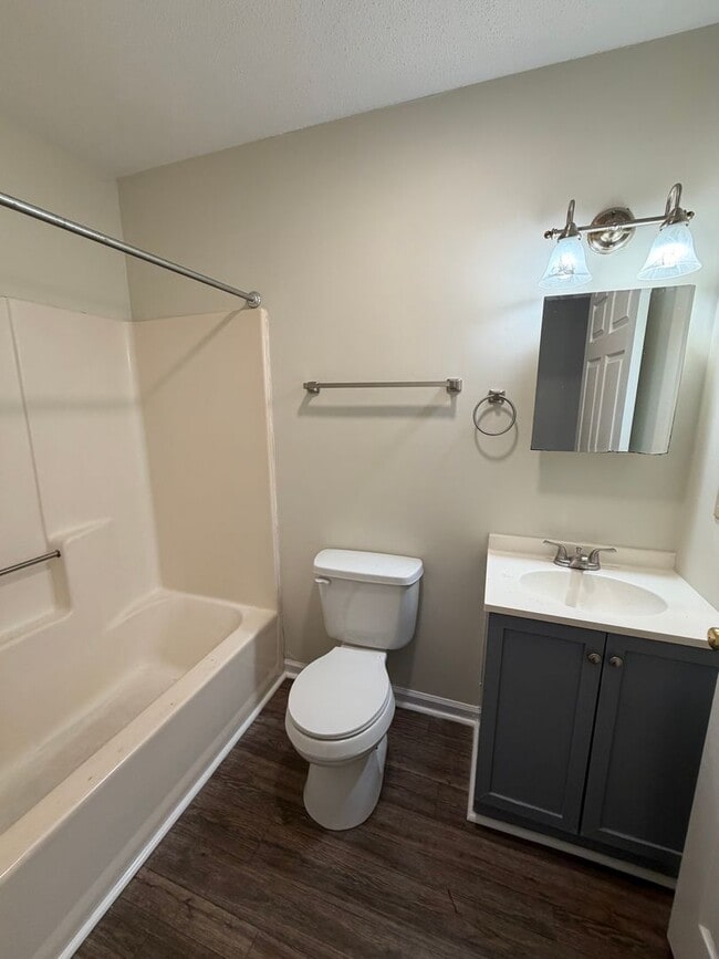 Building Photo - 1610 Dillahunt St