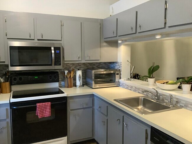 Building Photo - 22040 Palms Way