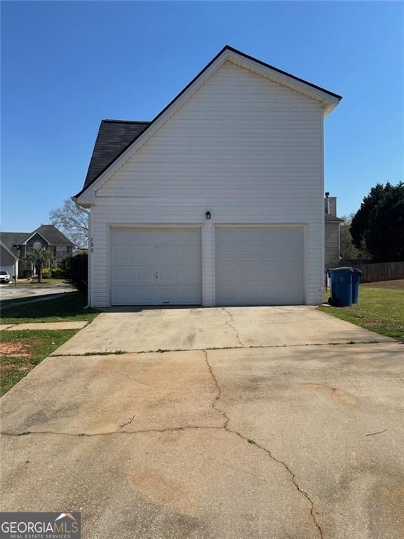 Building Photo - 700 Cannoli Ct
