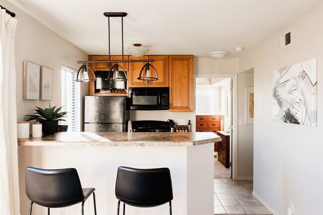 Building Photo - 6380 S Boston St