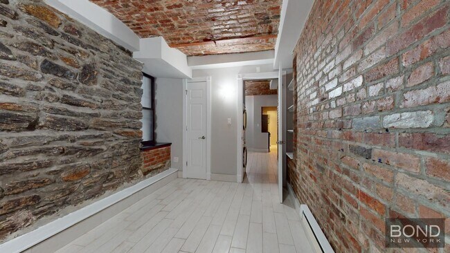 Building Photo - 336 E 18th St