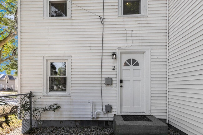 Building Photo - 37 Gold Ave NW