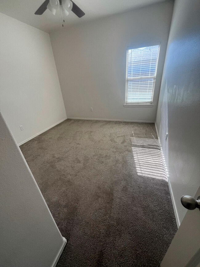 Building Photo - 5517 Lehigh St