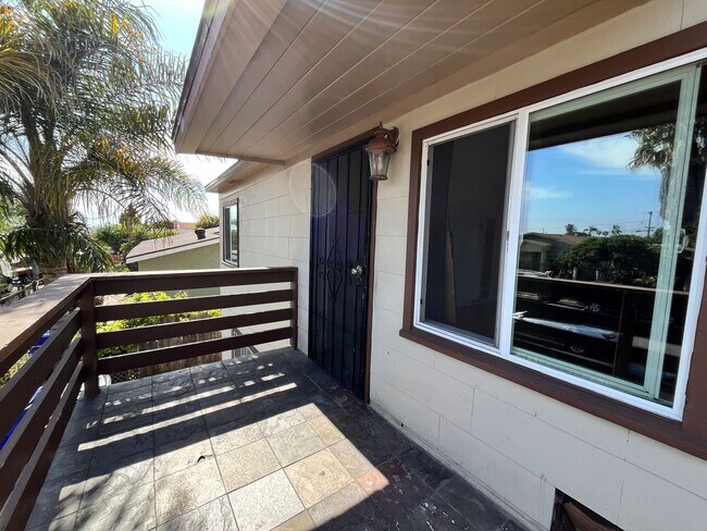 Primary Photo - Spacious 2 bedroom/1 bathroom unit now ava...
