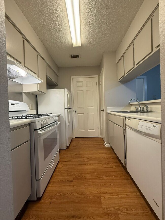 Building Photo - Vigil Properties2 (12812 Tomanet Trl)
