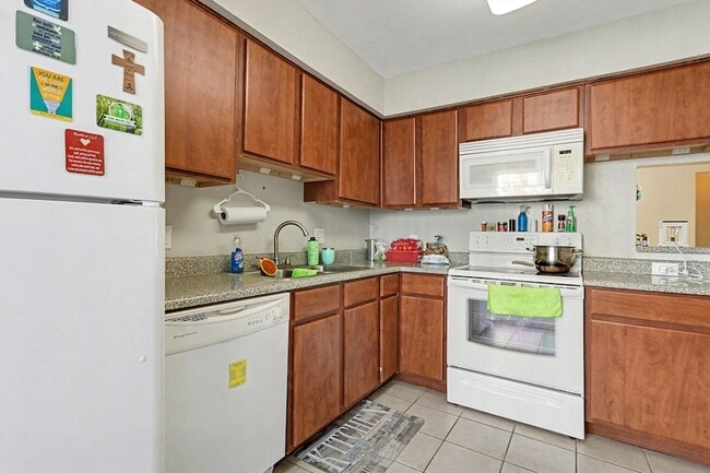 Building Photo - 3506 Cove View Blvd