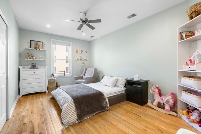 Building Photo - 510 Monroe St