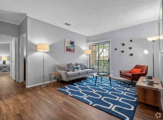 2BR, 1BA - 874SF LVRM View - The Oaks of North Dallas