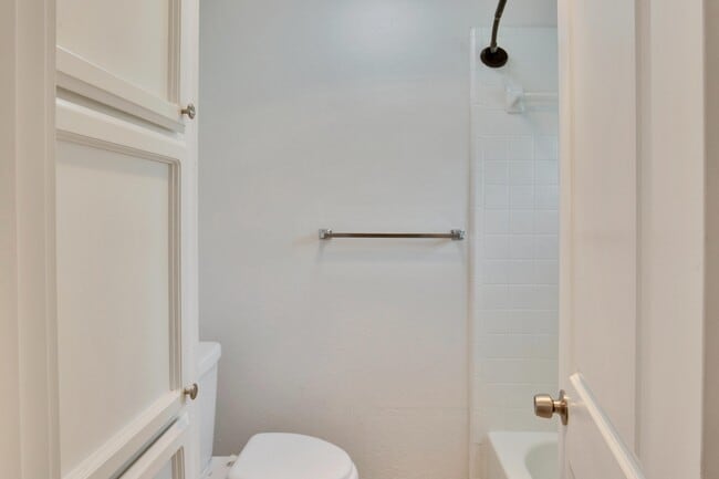 Building Photo - 3109 Monument Dr