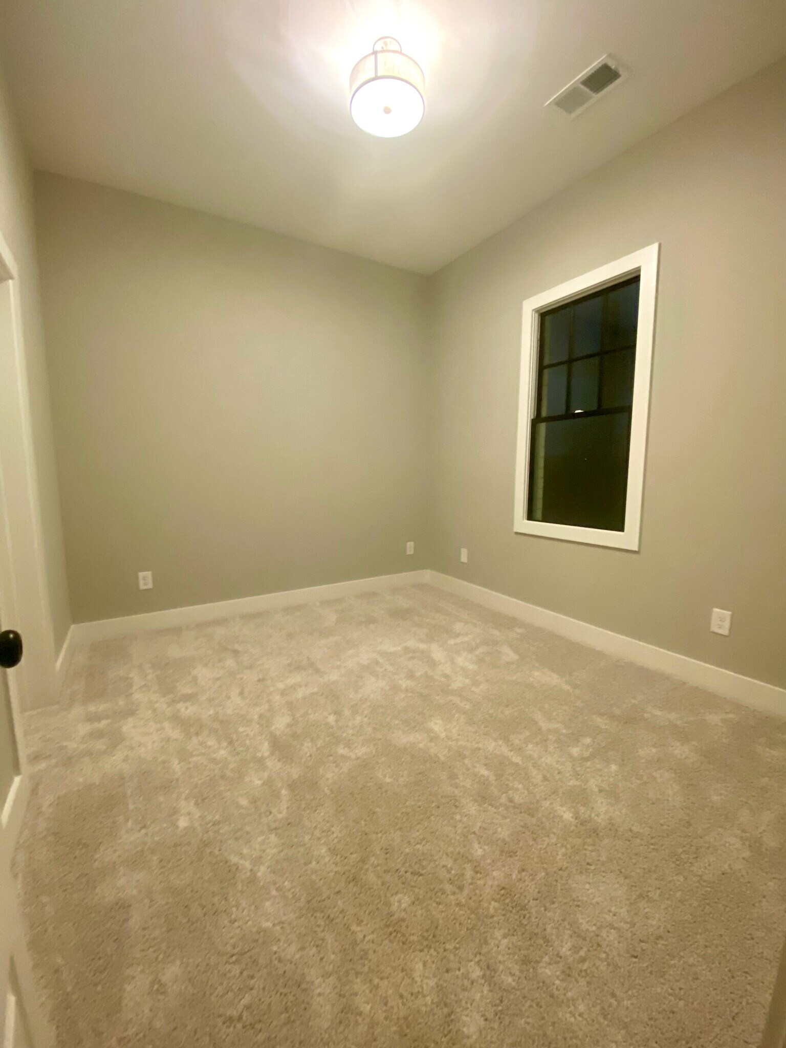 Building Photo - 1026 Windsor Dr