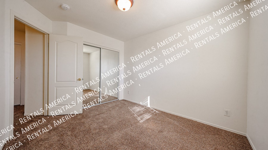 Building Photo - 1110 E Coppola St