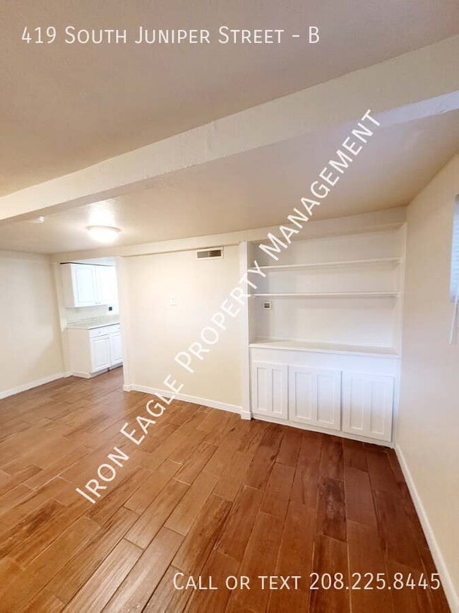 Building Photo - 419 S Juniper St