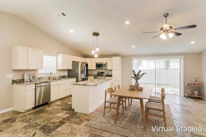 Building Photo - 16051 Grass Lake Dr