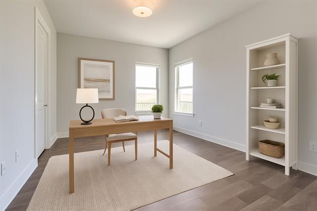 Building Photo - 381 E Greenbriar Ln