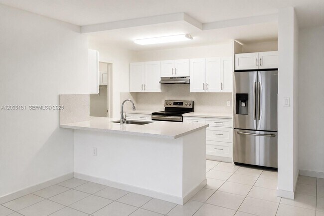 Building Photo - 240 W Park Dr