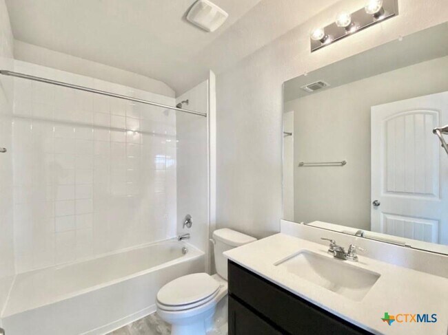 Building Photo - 2036 Port Ellen Dr