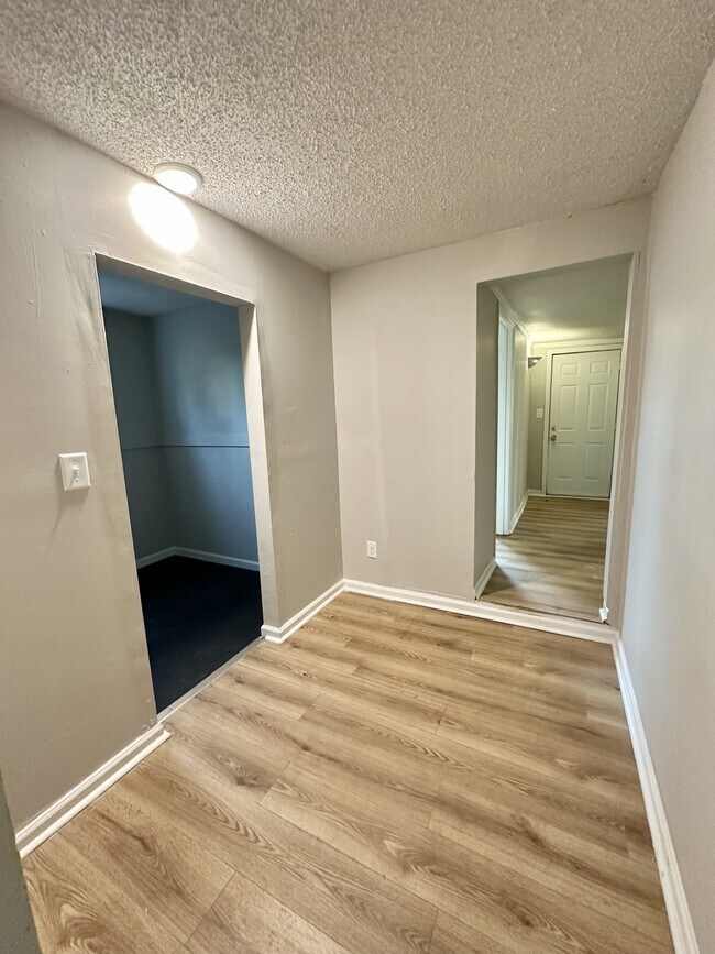 Building Photo - 1376 Creel Ct